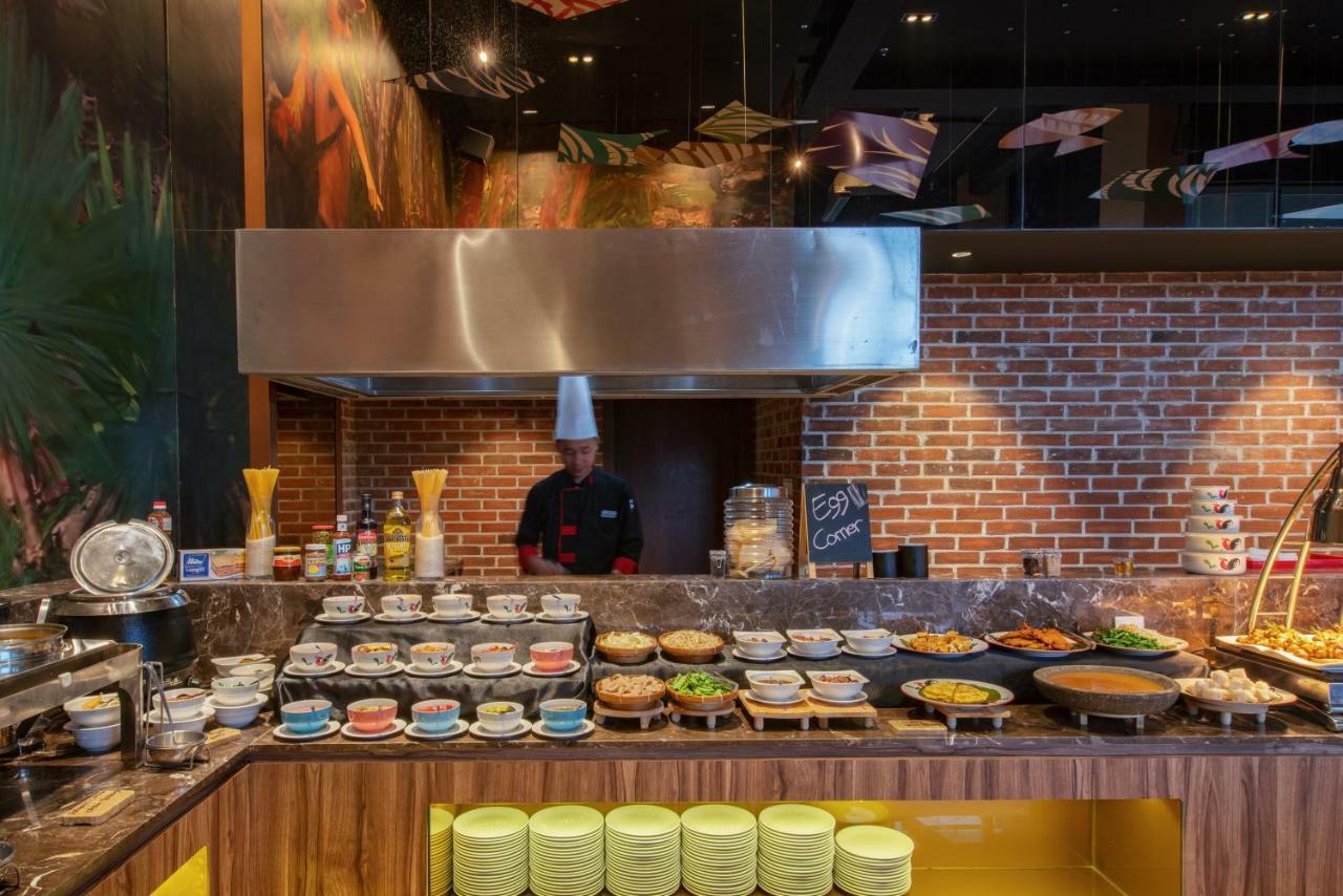 诗都阿佐卢米诺机场酒店 外观 照片